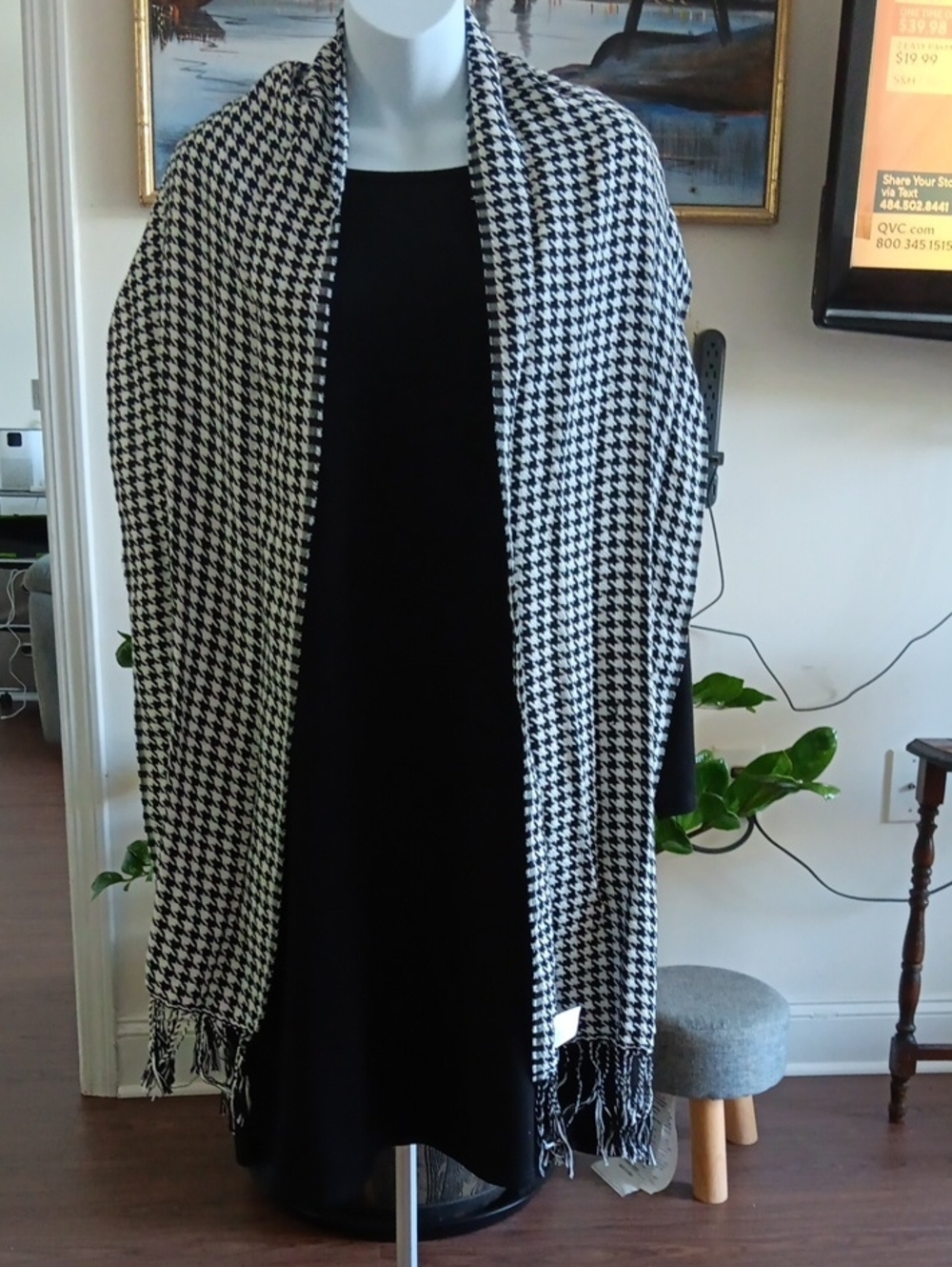 OSFM Houndstooth Wrap Scarf - Versatile
